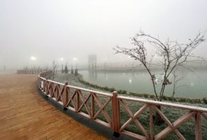 ANKARA (AA) – Başkentte yoğun sis nedeniyle görüş mesafesi düştü.