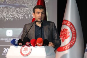 ISPARTA (AA) – Baykar Yönetim Kurulu Başkanı Selçuk Bayraktar, "Ülkemiz