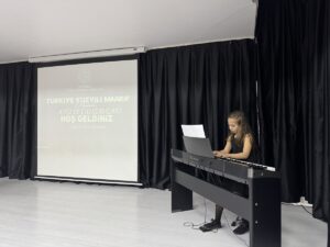 İSTANBUL (AA) – Beylikdüzü'nde, öğretmenlerin okuryazarlığına katkı sağlamak ve uyum