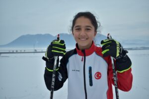 BİTLİS (AA) – Kış mevsiminin çetin geçtiği Bitlis'te kayaklı koşu