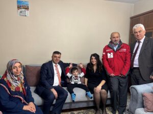 BOLU (AA) – Bolu'da evde eğitim gören engelli öğrencilere, taraftarı