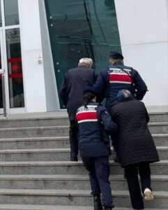 BURDUR (AA) – Burdur'un Bucak ilçesinde tefecilik operasyonunda gözaltında alınan