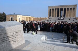 ANKARA (AA) – CHP Genel Başkanı Özgür Özel, 3 Aralık
