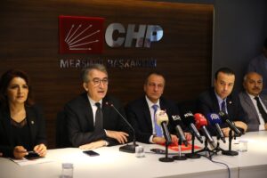 MERSİN (AA) – CHP Genel Başkan Yardımcıları Yalçın Karatepe ve