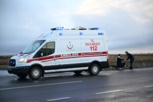 EDİRNE (AA) – Edirne'de otomobil devrildi, yaralanan 3 kişi hastaneye