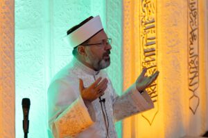 - Diyanet İşleri Başkanı Erbaş, Ankara Hacı Bayram Veli Camisi'ndeki