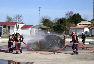 GİRESUN (AA) – Giresun'da elektrikli araç yangınına battaniye yöntemiyle müdahale
