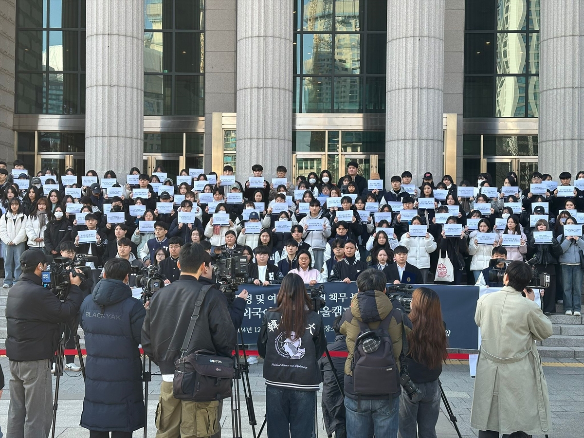 Güney Kore'de üniversiteler Devlet Başkanı Yoon'un görevden alınması için eylem yapıyor