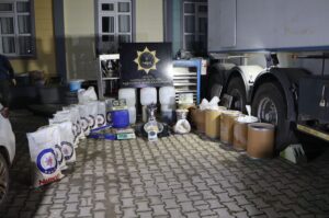 HATAY (AA) – Hatay'da uyuşturucu imalathanesi olarak kullanılan bir eve