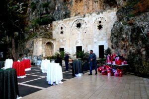 HATAY (AA) – Hatay'ın merkez Antakya ilçesinde Noel dolayısıyla St.