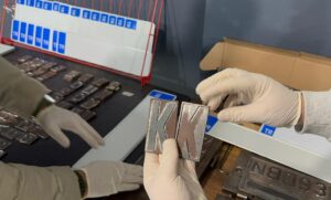 - Bağcılar'da kahvaltı salonuna düzenlenen operasyonda, işletmenin bodrum katında araç