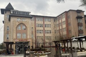 - Tutuksuz sanıklardan müteahhit Hacı Mehmet Ersoy ile ilgili tutuklama