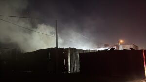 KOCAELİ (AA) – Kocaeli'nin İzmit ilçesinde, geri dönüşüm tesisinde çıkan