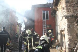 KONYA (AA) – Konya'nın Beyşehir ilçesinde çıkan yangında 2 kişi