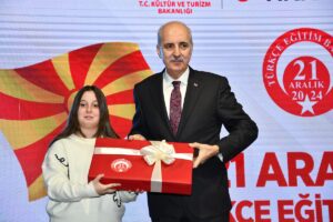 ÜSKÜP (AA) – Kuzey Makedonya’nın başkenti Üsküp’te 21 Aralık Türkçe