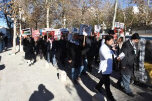 MALATYA (AA) – Malatya'da sağlık çalışanları, düzenledikleri yürüyüşle İsrail'in Filistin'e