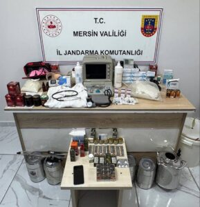 MERSİN (AA) – Mersin'de, mesleki yeterlilik belgesi olmadan hastaları muayene