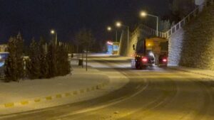 ORDU (AA) – Ordu ve Gümüşhane'de kar yağışının ardından cadde