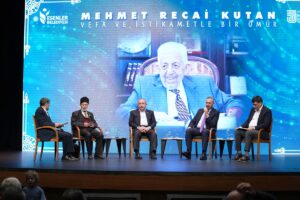 İSTANBUL (AA) – Saadet Partisi Kurucu Genel Başkanı Recai Kutan,