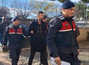 SAMSUN (AA) – Samsun'un Bafra ilçesinde eski eşini otomobiliyle çarparak