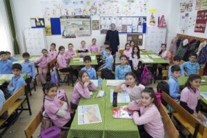 İSTANBUL (AA) – Ülkesine dönmeden önce öğretmeninin hazırladığı törende sınıfına