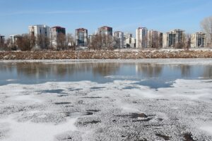 - Altınyayla ilçesinde hava sıcaklığı sıfırın altında 23 derece ölçüldü
