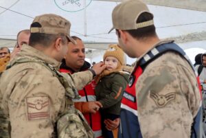 HATAY (AA) – Suriyeliler, Hatay'daki Cilvegözü, Yayladağı ve Zeytindalı sınır
