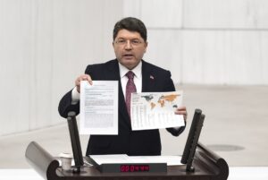 TBMM (AA) – Adalet Bakanı Yılmaz Tunç, "Yeni anayasayı, hak