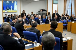 TBMM (AA) – Devlet memurlarına ilişkin düzenlemeleri de içeren Devlet