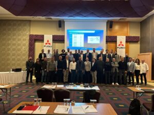 - Toplantının odak noktası, Fuso Canter'in globalde 60, Türkiye'de ise