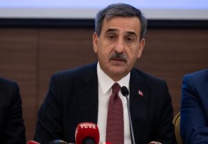 ANKARA (AA) – Türkiye Kamu-Sen Genel Başkanı Önder Kahveci, "Memur