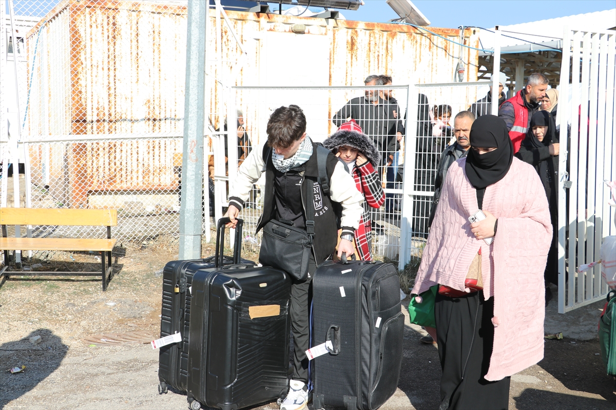 Türkiye'deki Suriyelilerin Kilis'ten ülkelerine dönüşü sürüyor