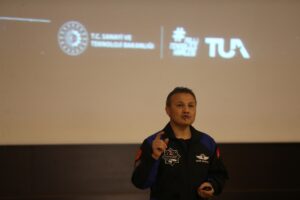 - "2026-2028 aralığında kendi üretmiş olduğumuz roket vasıtasıyla, yine kendi