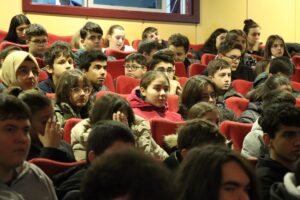 KIRKLARELİ (AA) – Türkiye'nin ilk astronotu Alper Gezeravcı, Kırklareli'nde öğrencilerle