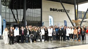 - Ziyaret boyunca öğrenciler, Invamed'in üretim sahasındaki stent ve stent