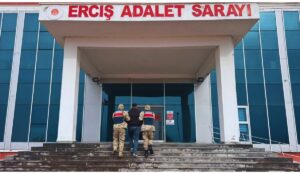 VAN (AA) – Van'ın Erciş ilçesinde 11 düzensiz göçmen yakalandı,