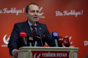 - "(Suriye'nin kuzeyindeki gelişmeler) Ankara mutlaka siyasi inisiyatif almalı; Esad,