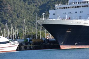 MUĞLA (AA) – "Blue Sapphire" isimli kruvaziyer, yakıt ikmali için