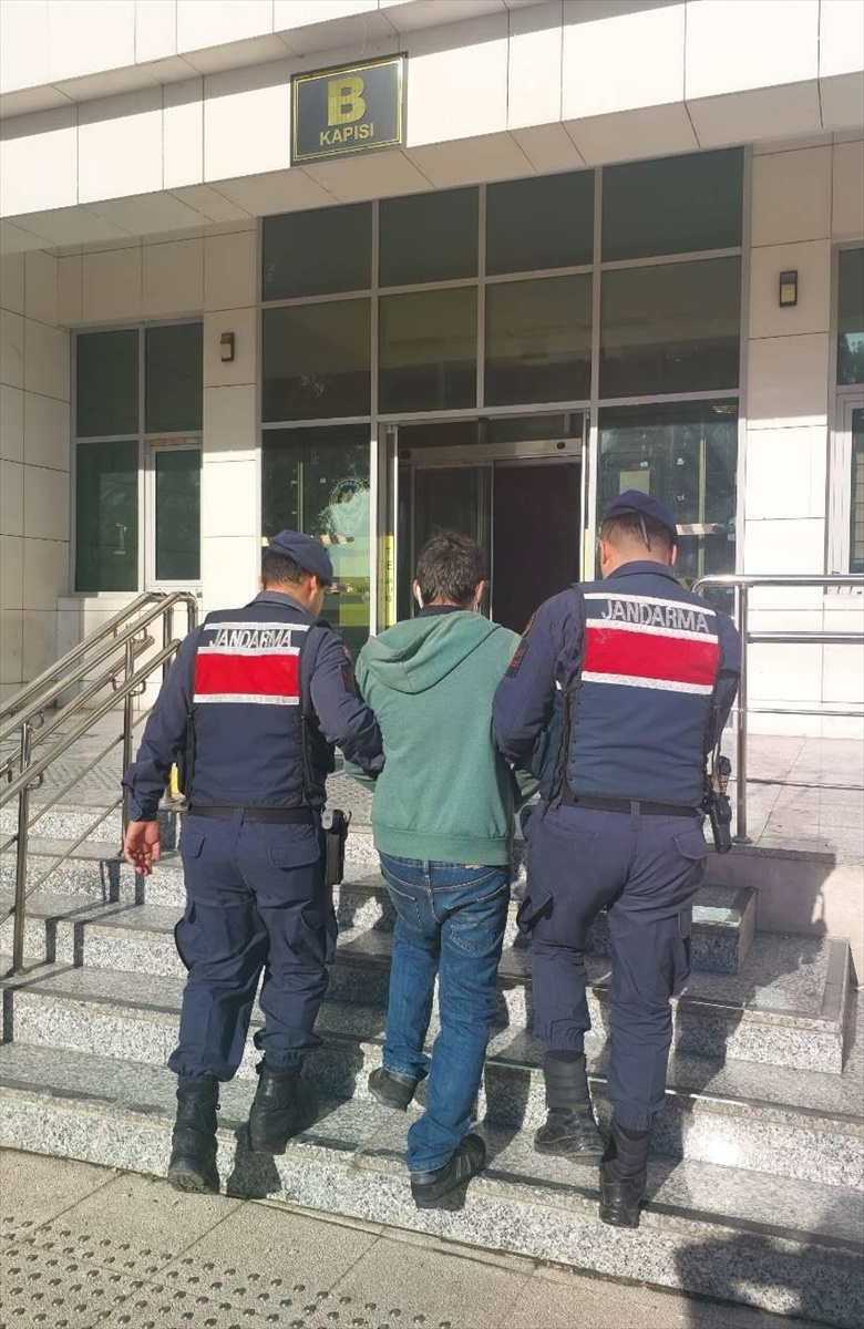 Adana'da 19 yıl 6 ay kesinleşmiş hapis cezası bulunan firari hükümlü yakalandı