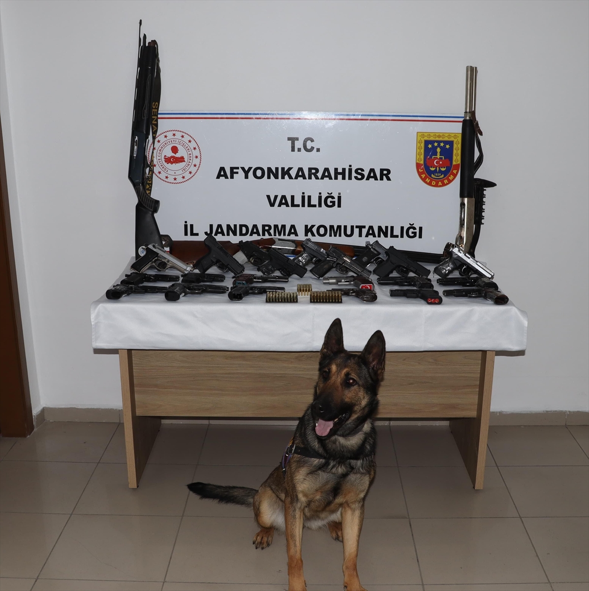 AFYONKARAHİSAR (AA) – Afyonkarahisar'da söz, nişan, düğün ve asker eğlencelerinde