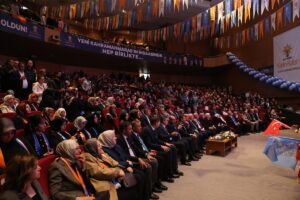 - "İyi bir muhalefet partisine ihtiyacımız var. Sayın Özgür Özel,