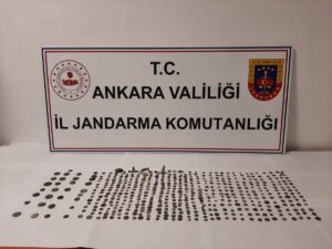 ANKARA (AA) – Ankara'da jandarma ekiplerince düzenlenen tarihi eser kaçakçılığı