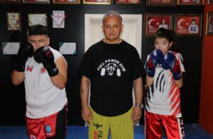 - Zonguldak'ta yaşayan milli sporcular 17 yaşındaki Hakan Kolçak ile