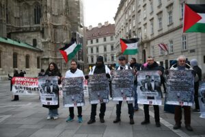 VİYANA (AA) – Avusturya'nın başkenti Viyana'da Filistin destekçileri, İsrail ordusu