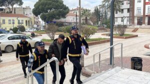 AYDIN (AA) – Aydın'ın Efeler ilçesinde çıkan kavgada bir kişiyi