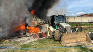 AYDIN (AA) – Aydın'ın Bozdoğan ilçesinde kıl çadırı üreten bir