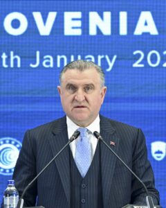 - "Türkiye sadece ekonomi ve ticaret alanlarında değil spordaki performansıyla