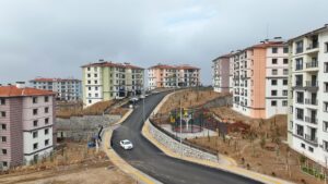 - "Gelinciktepe bölgesinde 8 bin 914 konutumuzun 2 bin 175'ini