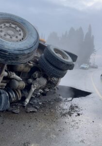 BALIKESİR (AA) – Balıkesir'in Edremit ilçesinde, isale boru hattının patlaması