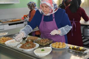 BİTLİS (AA) – Bitlis'in Tatvan ilçesinde kurdukları kooperatifte bir araya